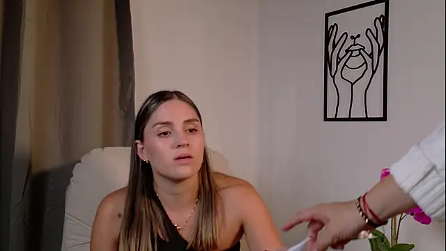 VictoriaNova  online show from February 9, 8:57 pm