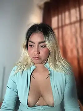 Elina Hills online show from April 8, 6:08 pm