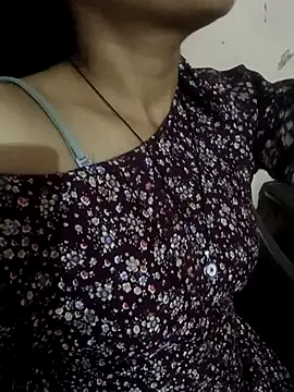 Snapshot of HOT_SANVI_25 chatting on November 3, 8:10 pm HOT SANVI 25 online show from November 3, 8:10 pm