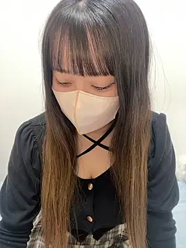 Snapshot of emiri_da_nyan chatting on May 18, 11:27 am emiri da nyan online show from May 18, 11:27 am