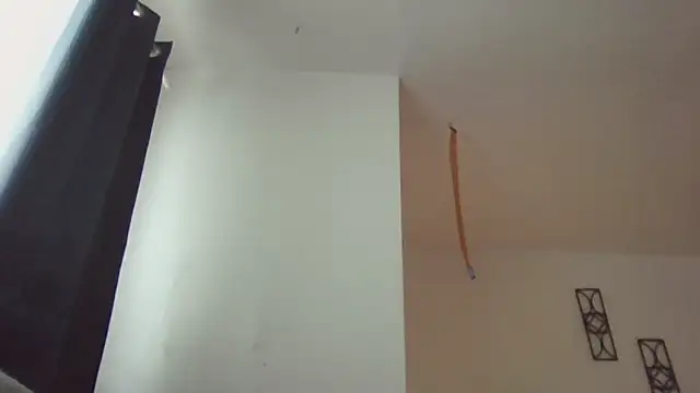 Snapshot of prettylildes chatting on March 29, 1:22 pm prettylildes online show from March 29, 1:22 pm