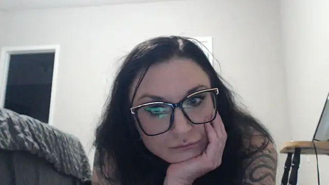 Holyplastic online show from November 25, 2:11 am