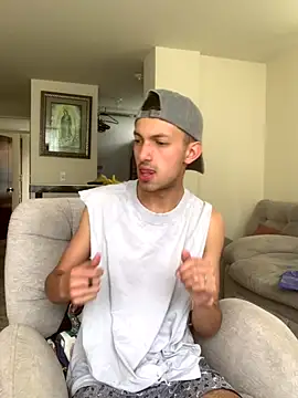 Snapshot of dylan_drakee chatting on October 31, 1:34 pm dylan drakee online show from October 31, 1:34 pm