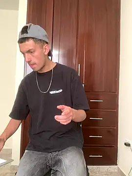 Snapshot of dylan_drakee chatting on November 3, 4:41 pm dylan drakee online show from November 3, 4:41 pm