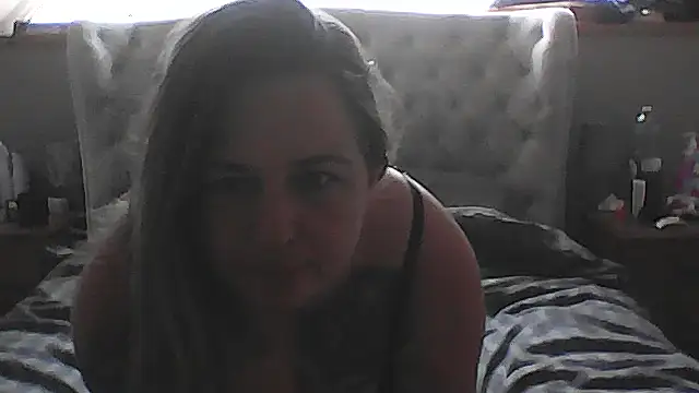 Snapshot of wetbox2 chatting on October 31, 11:55 am wetbox2 online show from October 31, 11:55 am