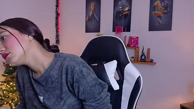 valeria aragon1107 online show from December 17, 7:42 pm