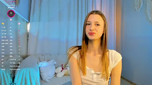 Snapshot of SweetVee chatting on July 24, 7:06 am SweetVee online show from July 24, 7:06 am