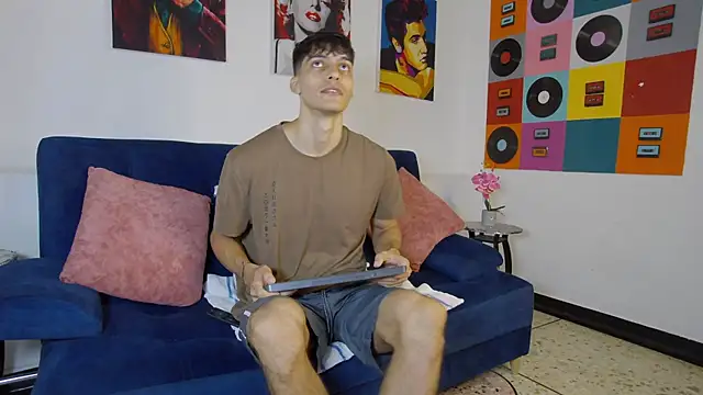 AlessioVitale online show from November 19, 12:16 pm