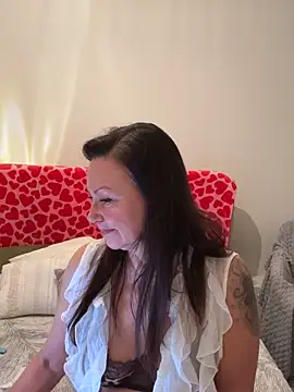 Snapshot of HotLdyllic chatting on February 8, 4:43 pm HotLdyllic online show from February 8, 4:43 pm