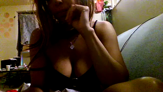 Snapshot of Juicyapplecandy chatting on February 13, 11:39 am Juicyapplecandy online show from February 13, 11:39 am