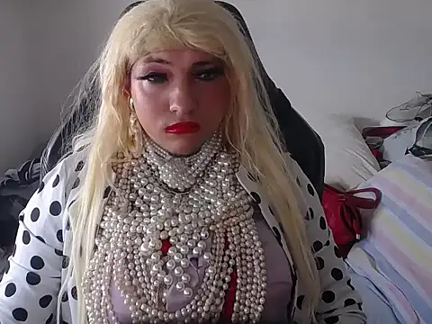 VanesaCrossic online show from April 29, 9:46 am