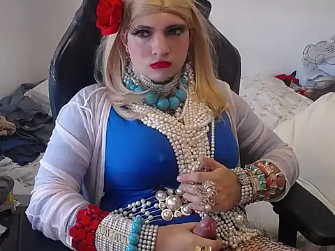 VanesaCrossic online show from July 15, 12:10 pm