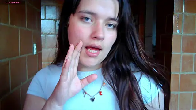 Snapshot of Charlotte_Allen_ chatting on November 7, 10:21 pm Charlotte Allen online show from November 7, 10:21 pm