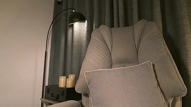 lianewhite online show from February 5, 12:15 am