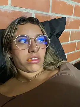 liahot69 online show from April 5, 5:15 am