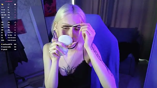 goth  tv online show from November 11, 9:53 am