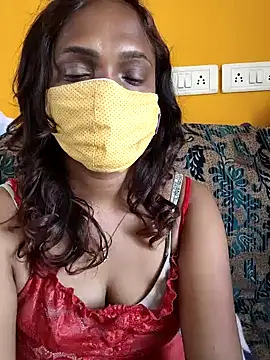 Snapshot of Queen-dhivya chatting on April 10, 3:12 am Queen-dhivya online show from April 10, 3:12 am