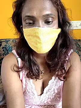 Snapshot of Queen-dhivya chatting on April 16, 4:02 am Queen-dhivya online show from April 16, 4:02 am