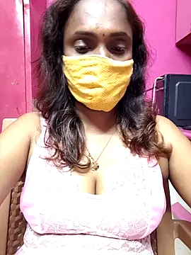Snapshot of Queen-dhivya chatting on April 16, 5:25 pm Queen-dhivya online show from April 16, 5:25 pm