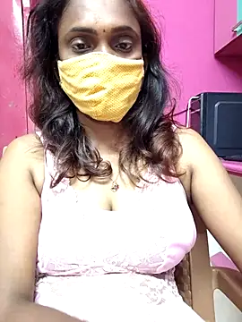 Snapshot of Queen-dhivya chatting on April 17, 2:47 am Queen-dhivya online show from April 17, 2:47 am