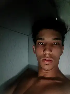 Snapshot of sougostoso18 chatting on October 31, 9:32 am sougostoso18 online show from October 31, 9:32 am