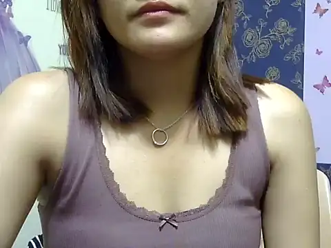 maira 33 online show from April 2, 1:42 pm