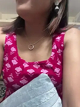 Snapshot of maira_33 chatting on August 3, 2:00 pm maira 33 online show from August 3, 2:00 pm