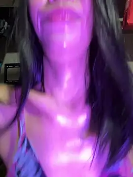 bellaUtops online show from April 22, 7:26 pm