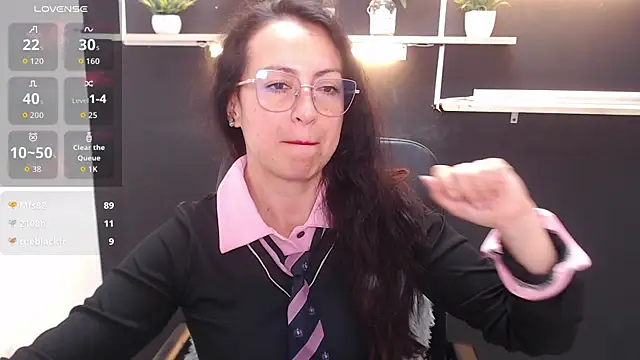 Lauryn Jones online show from April 16, 9:39 pm