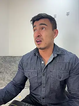 Chris Clarck online show from November 10, 8:30 pm