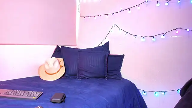 saint dark online show from December 22, 12:13 pm