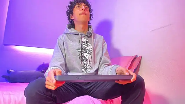 saint dark online show from January 9, 1:03 pm