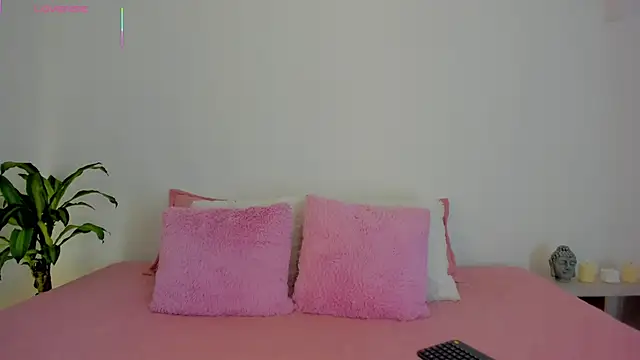  Hanna Williams  online show from January 8, 9:17 pm