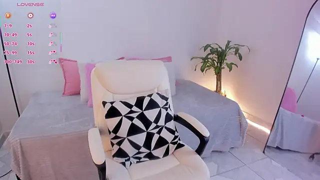  Hanna Williams  online show from March 23, 8:57 pm