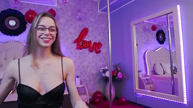 GracieCute online show from February 18, 4:15 am