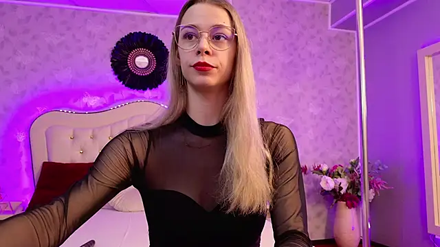 Snapshot of GracieCute chatting on June 20, 3:31 am GracieCute online show from June 20, 3:31 am