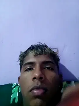 Snapshot of Mack_tom chatting on December 19, 5:58 am Mack tom online show from December 19, 5:58 am