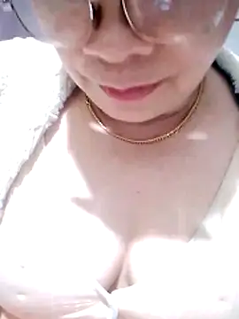 small-house123 online show from December 17, 2:06 am