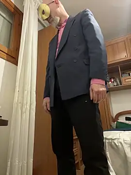 Snapshot of men1967 chatting on February 16, 11:23 pm men1967 online show from February 16, 11:23 pm