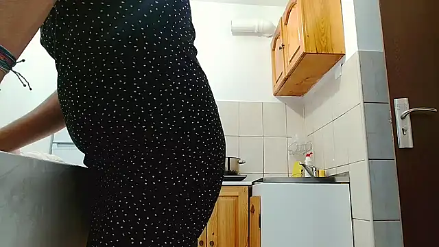 CharmingPearl online show from November 29, 8:50 am