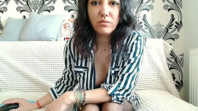 CharmingPearl online show from March 3, 7:36 am