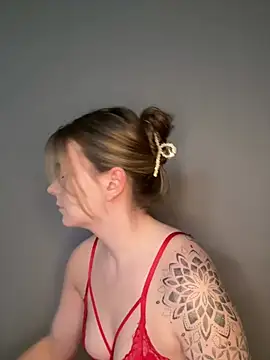 LisaFreierxx online show from April 12, 10:20 am