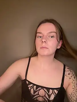 LisaFreierxx online show from April 17, 8:23 pm