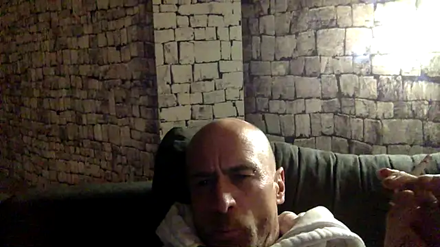 Snapshot of MR-MRS-SPICE chatting on December 1, 10:48 pm MR-MRS-SPICE online show from December 1, 10:48 pm