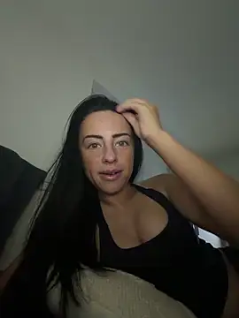 Bethrae25 online show from February 3, 8:14 pm