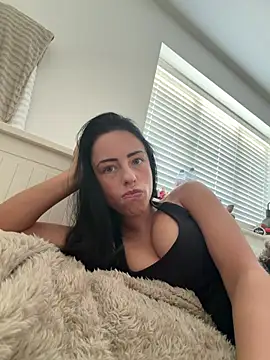 Bethrae25 online show from February 4, 3:40 pm