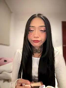 Snapshot of JIORYOvO chatting on November 3, 3:19 am JIORYOvO online show from November 3, 3:19 am