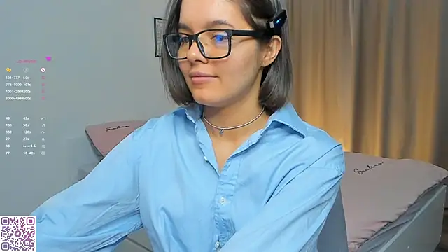 Xo Laura online show from January 18, 3:32 am