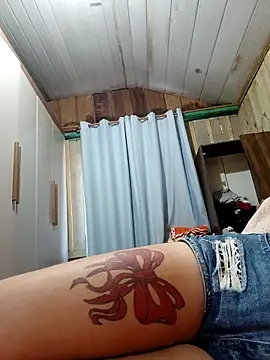 ruiviinhaah online show from February 2, 12:04 pm