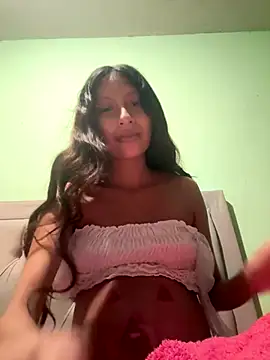 Snapshot of hornyyoungmomy chatting on November 1, 11:07 pm hornyyoungmomy online show from November 1, 11:07 pm